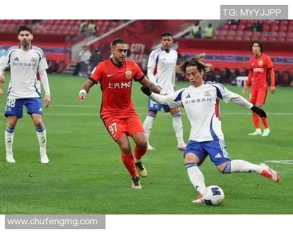 妹子现场爆笑挑战凭外貌神操作花式猜足球球星名字