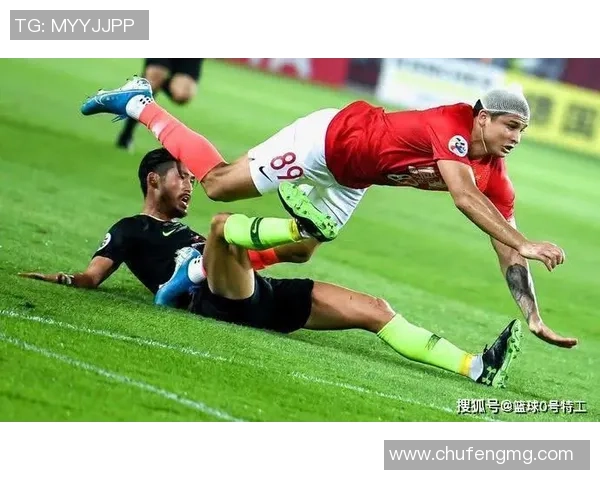 小将足球星纹身：象征梦想与奋斗的独特印记，展现年轻球员无限潜力与热情